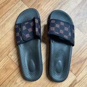 Woman’s Sandals 🩴